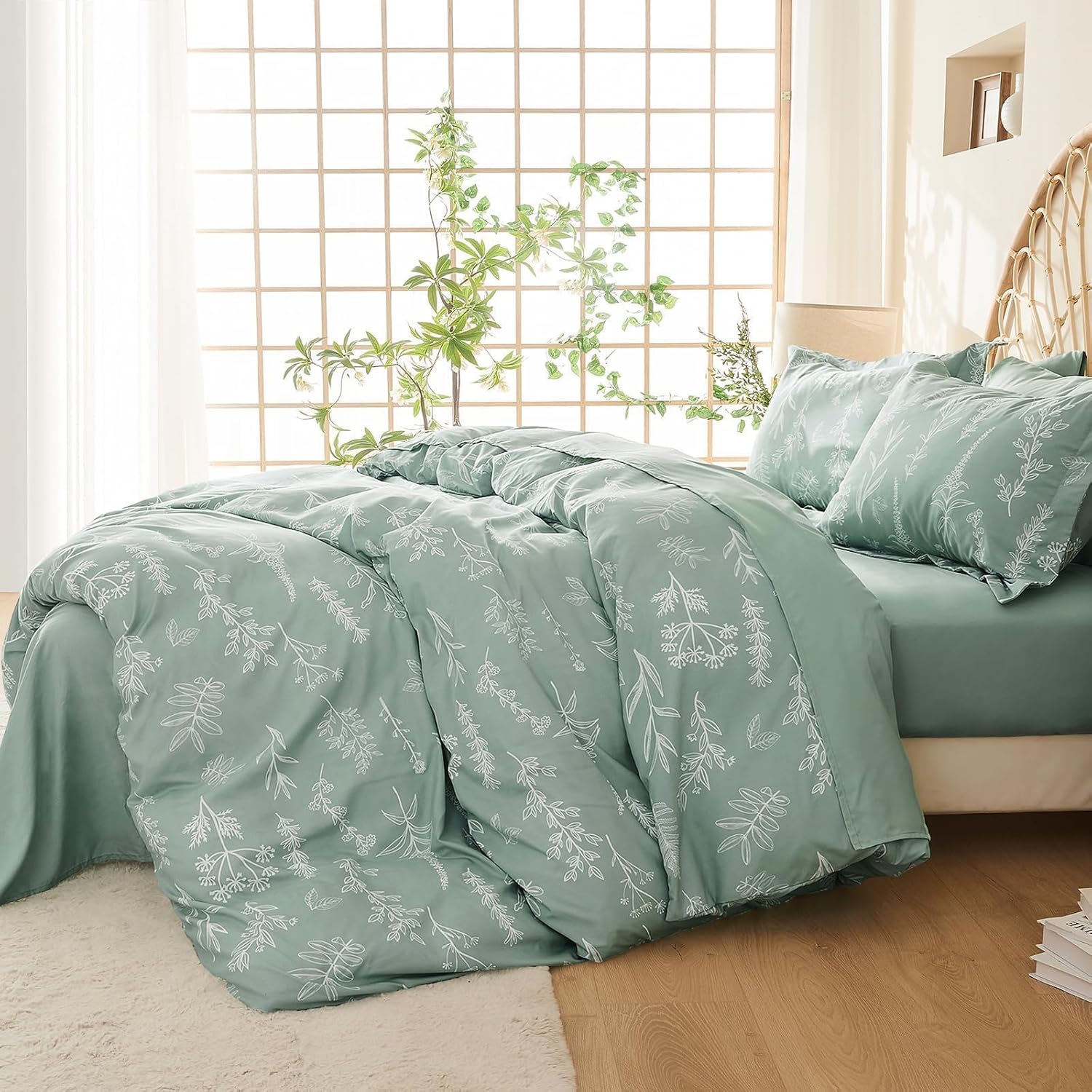 Green Floral Double-Sided Duvet Cover Set (3-Piece) - Extra Large Size - Image 2